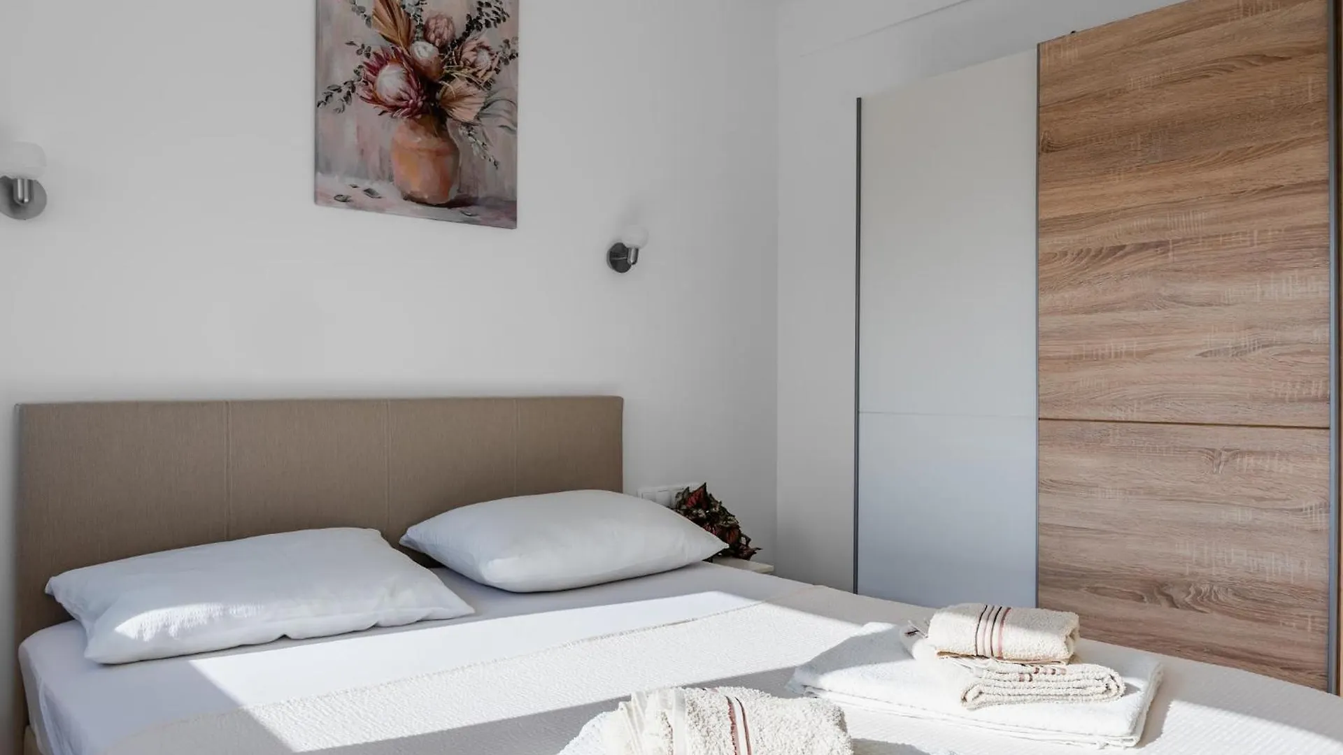 Apartments Lacic 비르
