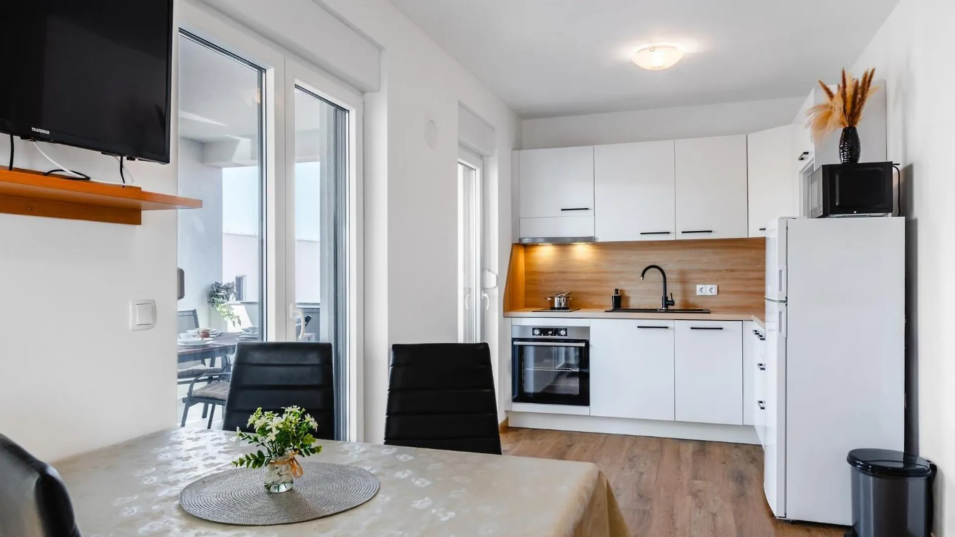 Apartments Lacic 비르