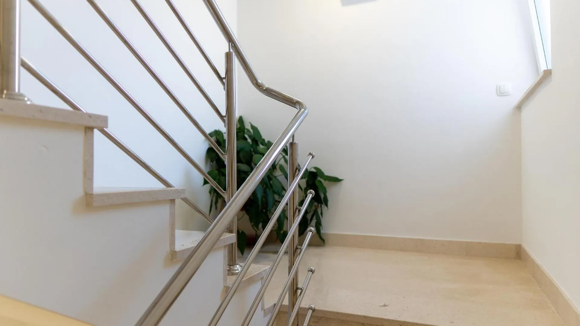 Apartments Lacic 비르