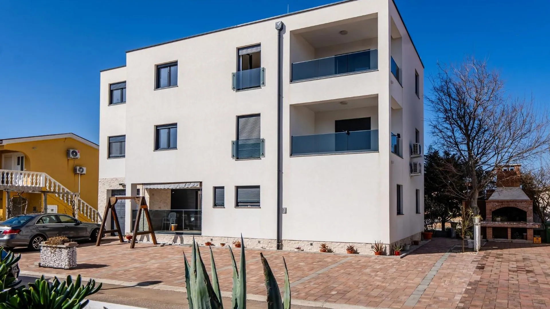 Apartments Lacic 비르